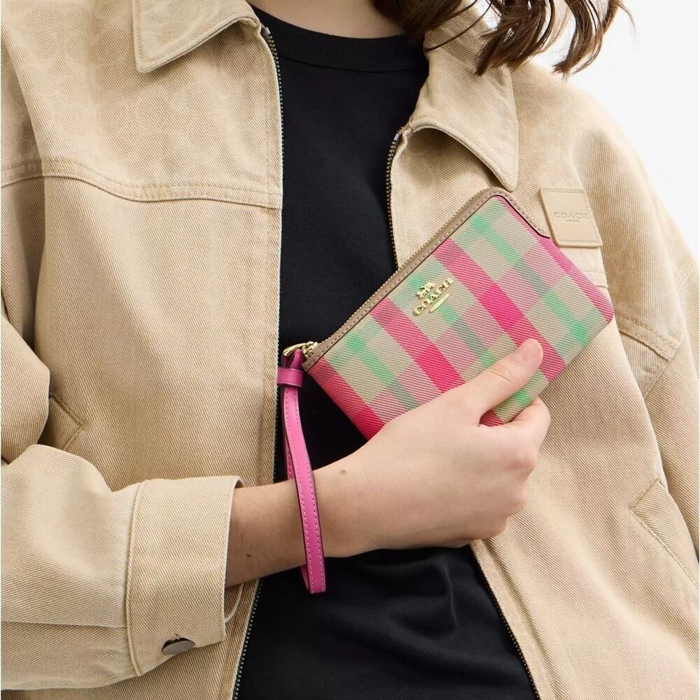 NWT Coach CBP18 Corner Zip Wristlet With Plaid IM/Pink Multi Gold Hardware - Picture 4 of 6